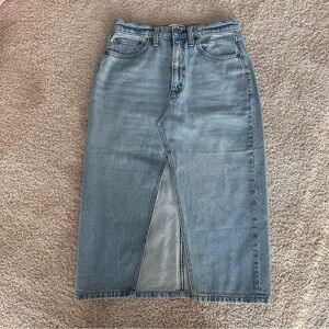 New Abercrombie Medium Wash Denim Midi Skirt Women’s 26P